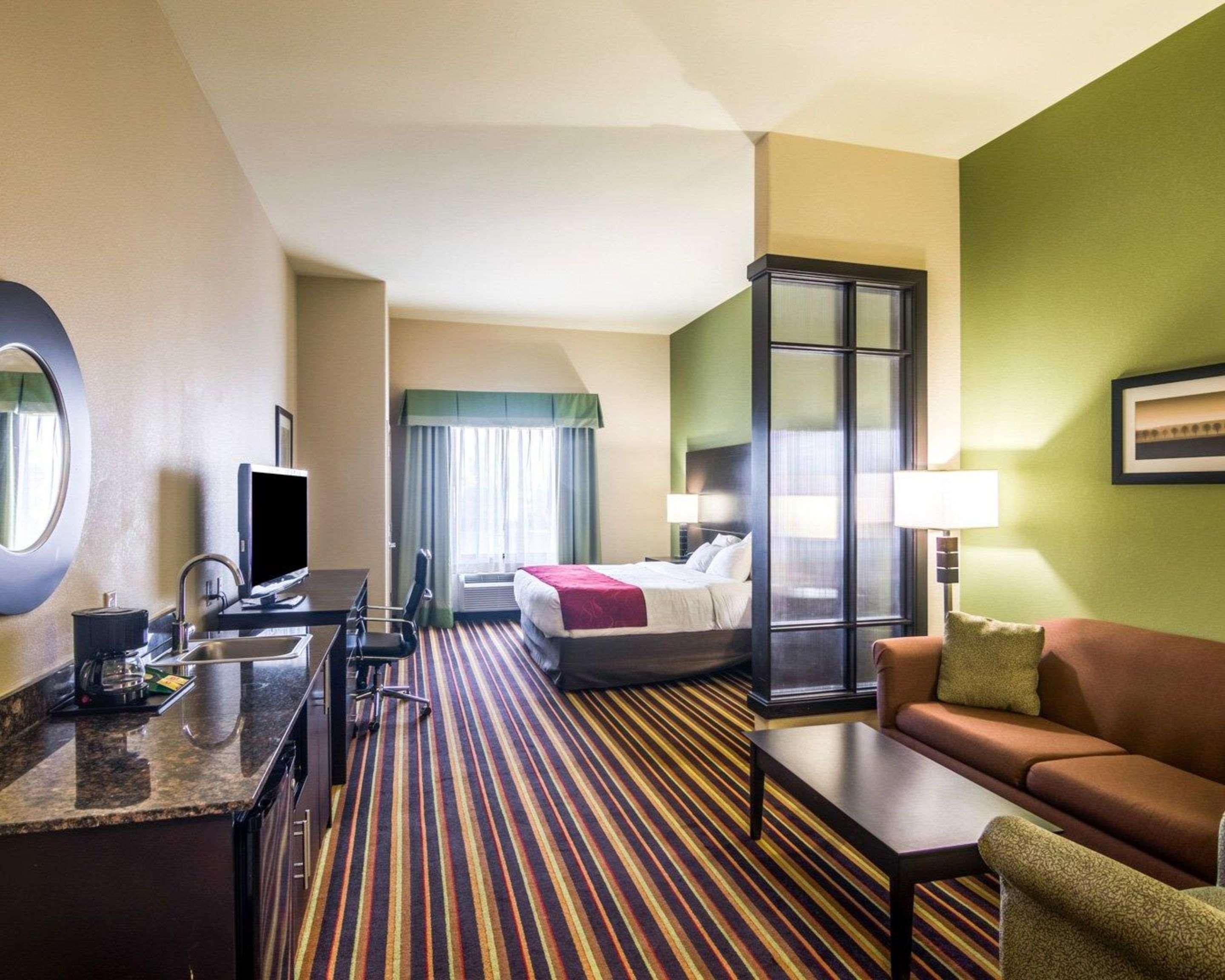 Comfort Suites Amarillo Bagian luar foto