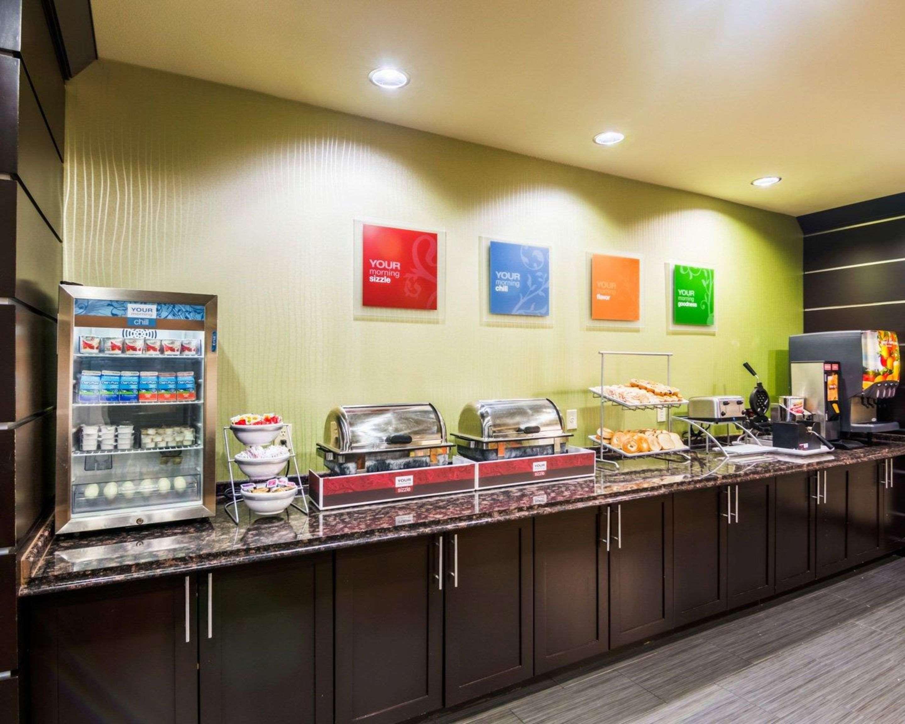 Comfort Suites Amarillo Bagian luar foto