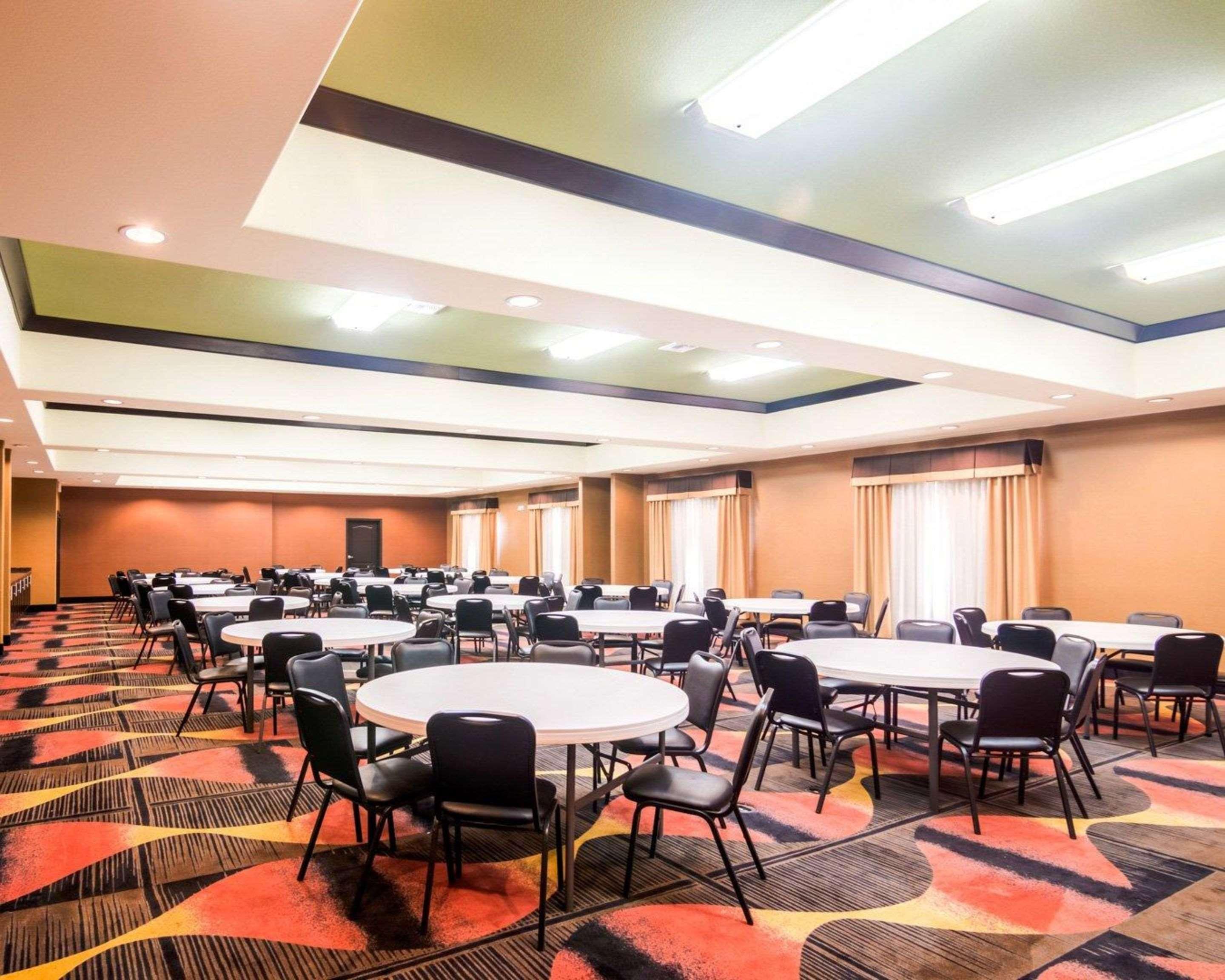 Comfort Suites Amarillo Bagian luar foto