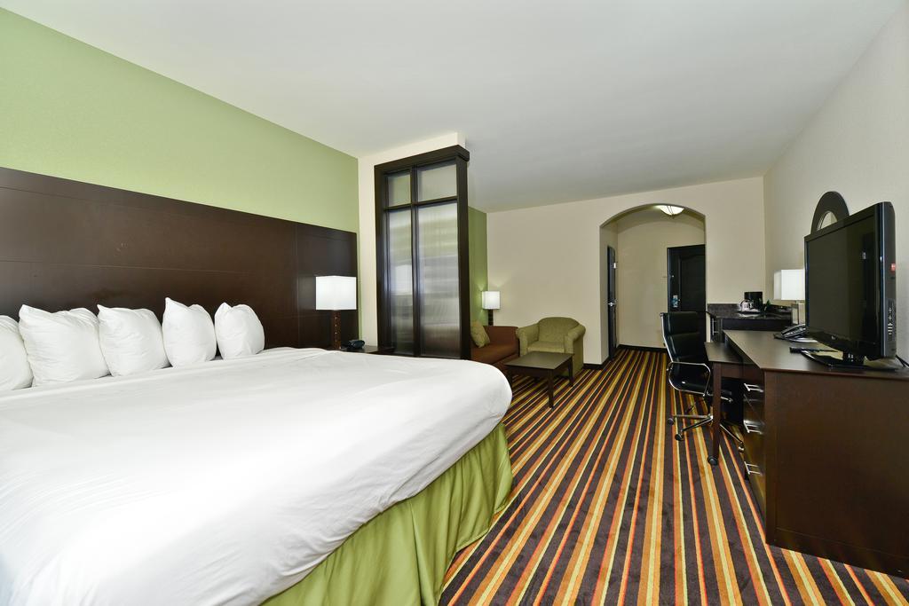 Comfort Suites Amarillo Bagian luar foto