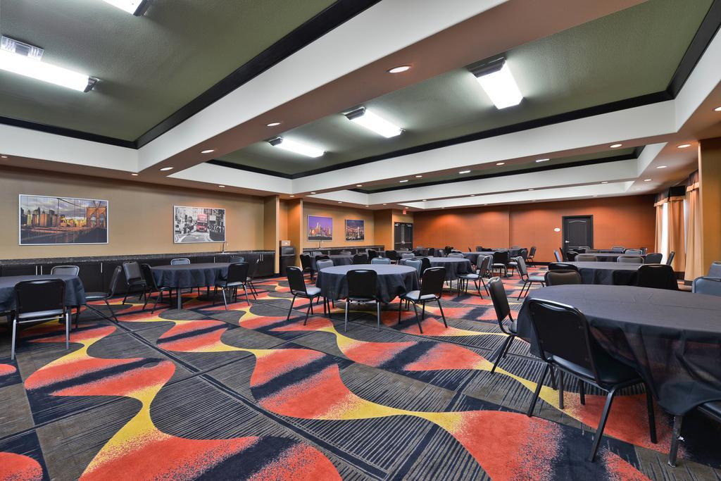 Comfort Suites Amarillo Bagian luar foto