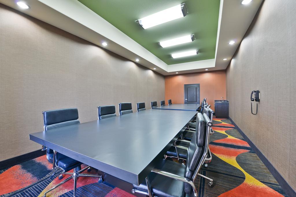 Comfort Suites Amarillo Bagian luar foto