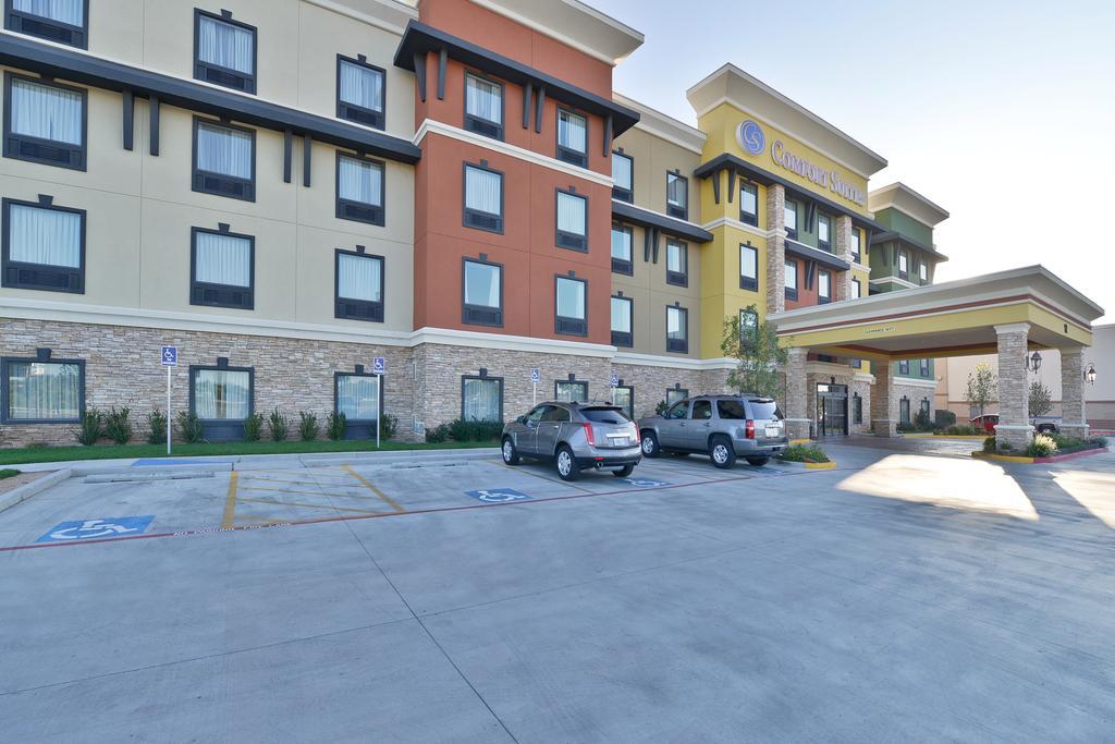 Comfort Suites Amarillo Bagian luar foto