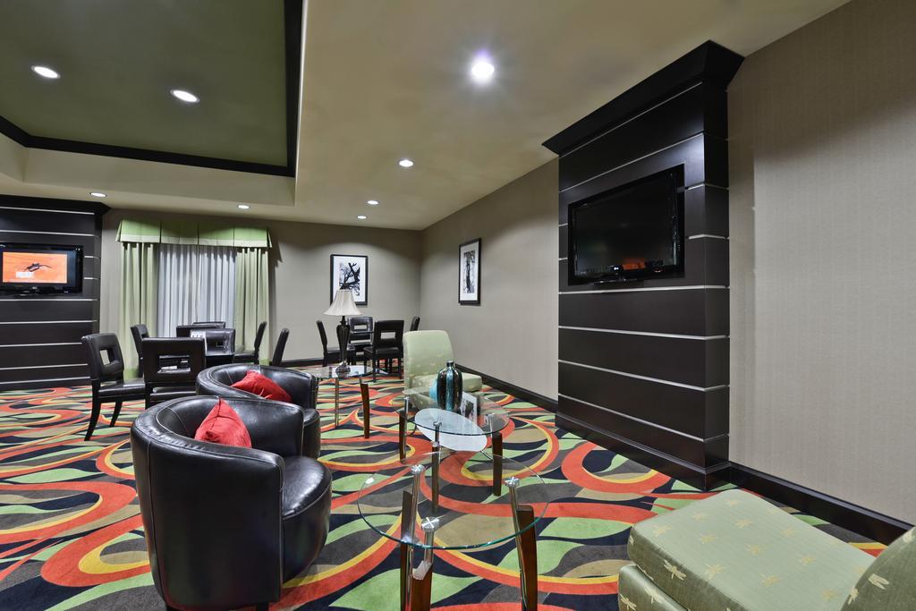 Comfort Suites Amarillo Bagian luar foto